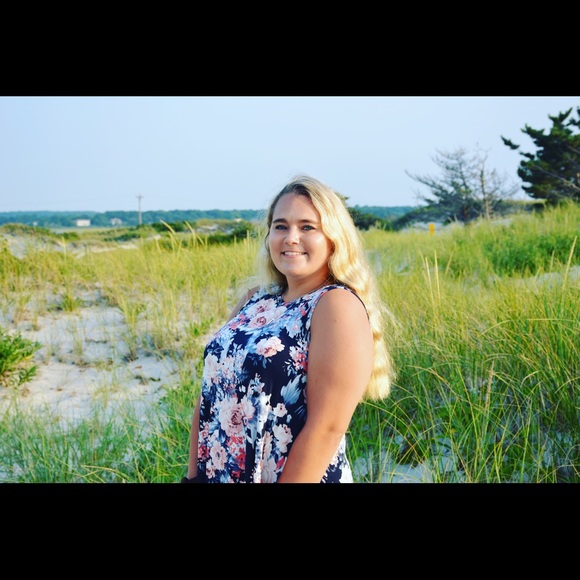 Meet your Posher, Emma - Picture 1 of 1